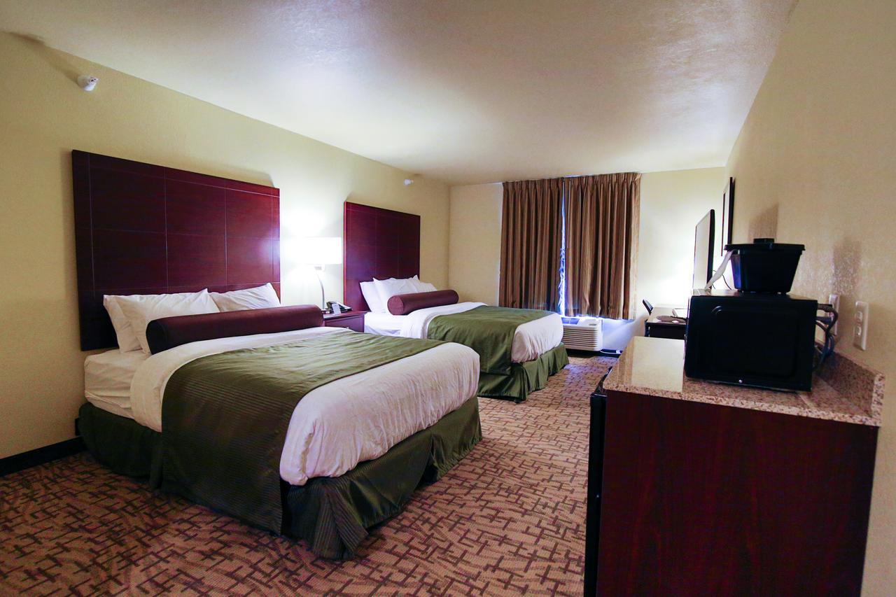 Cobblestone Hotel&suites - Devils Devils Lake
