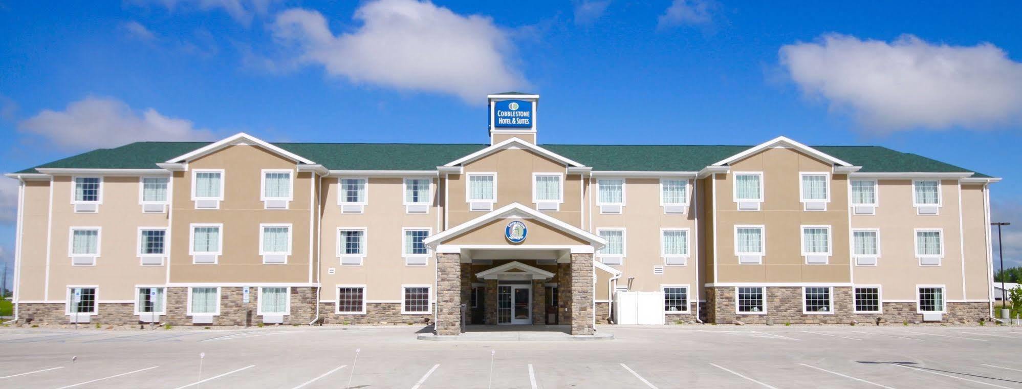 Cobblestone Hotel&suites - Devils Hotel