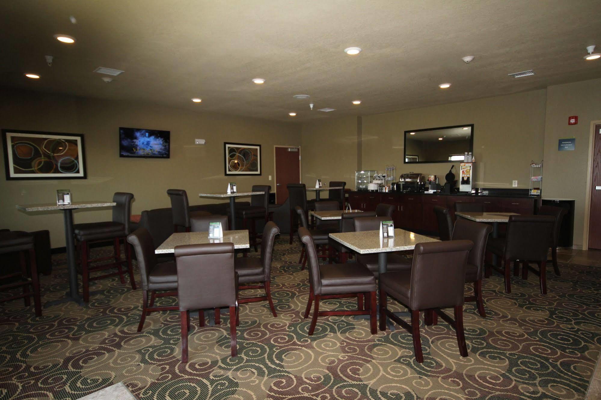 Hotel Cobblestone & - Devils